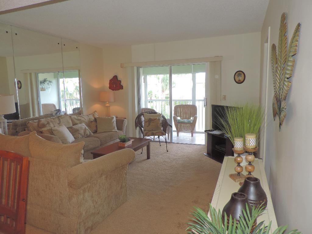 Photo of 18081 SE Country Club Drive #100, Jupiter, FL 33469 (MLS # R10817240)