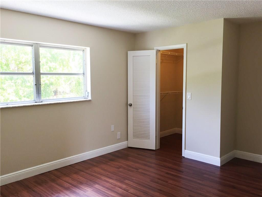 Townhomes of Oriole - Residential