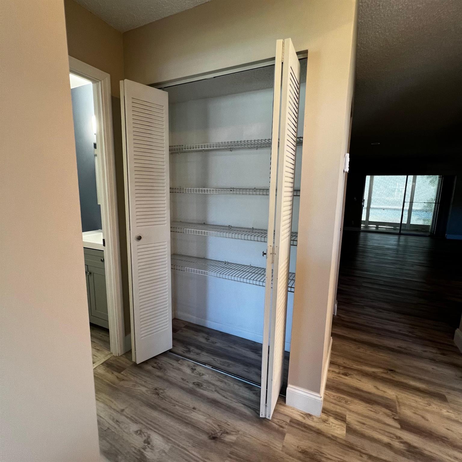 GOLDEN LAKES VILLAGE COND - Residential Lease