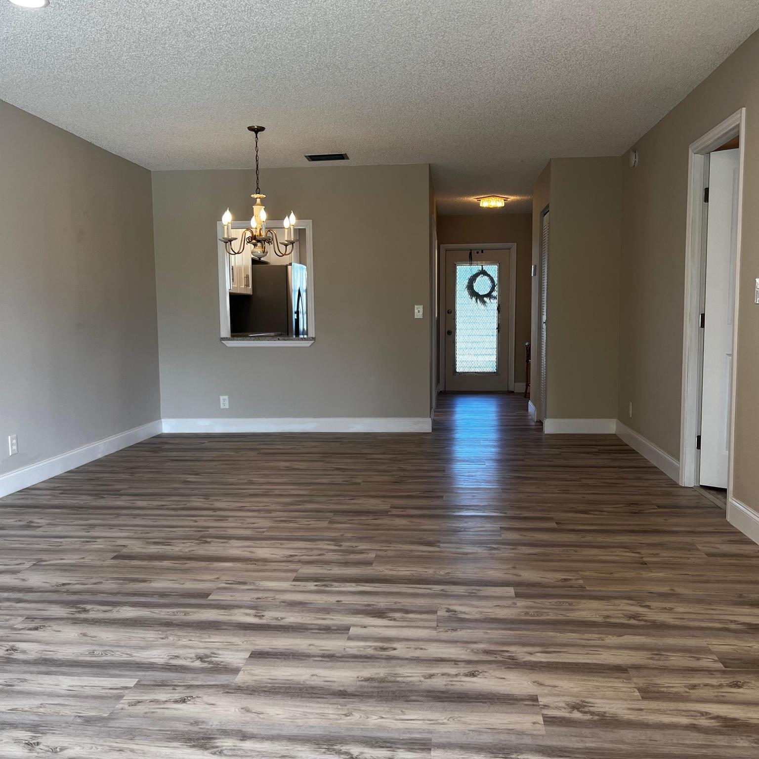 GOLDEN LAKES VILLAGE COND - Residential Lease