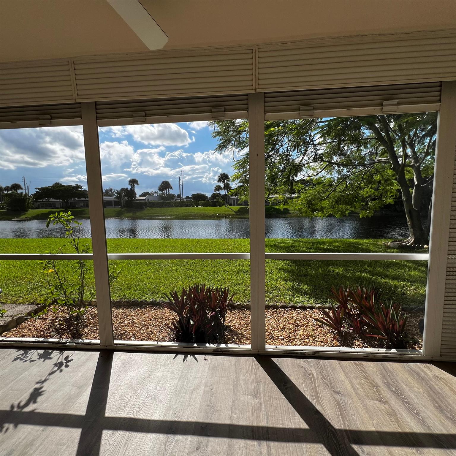 GOLDEN LAKES VILLAGE COND - Residential Lease