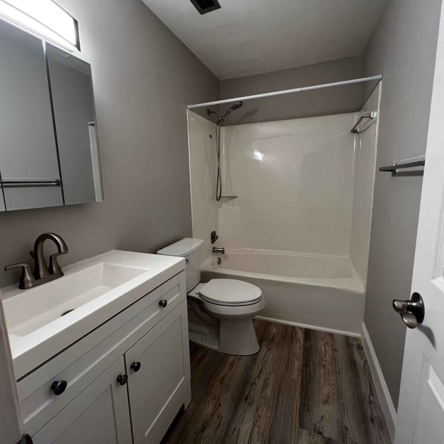 GOLDEN LAKES VILLAGE COND - Residential Lease