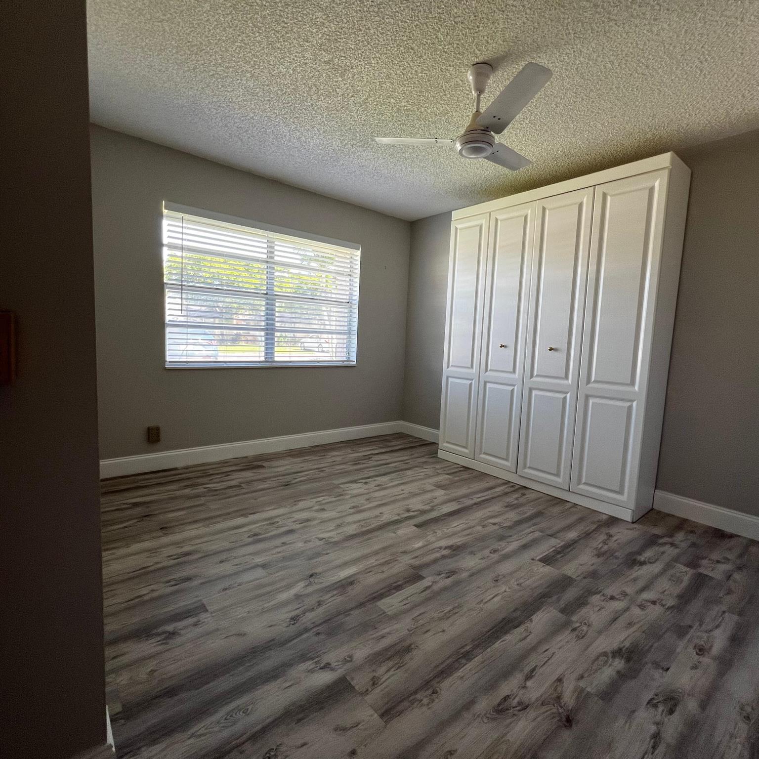 GOLDEN LAKES VILLAGE COND - Residential Lease