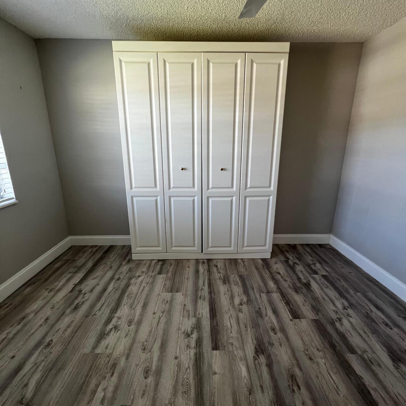 GOLDEN LAKES VILLAGE COND - Residential Lease