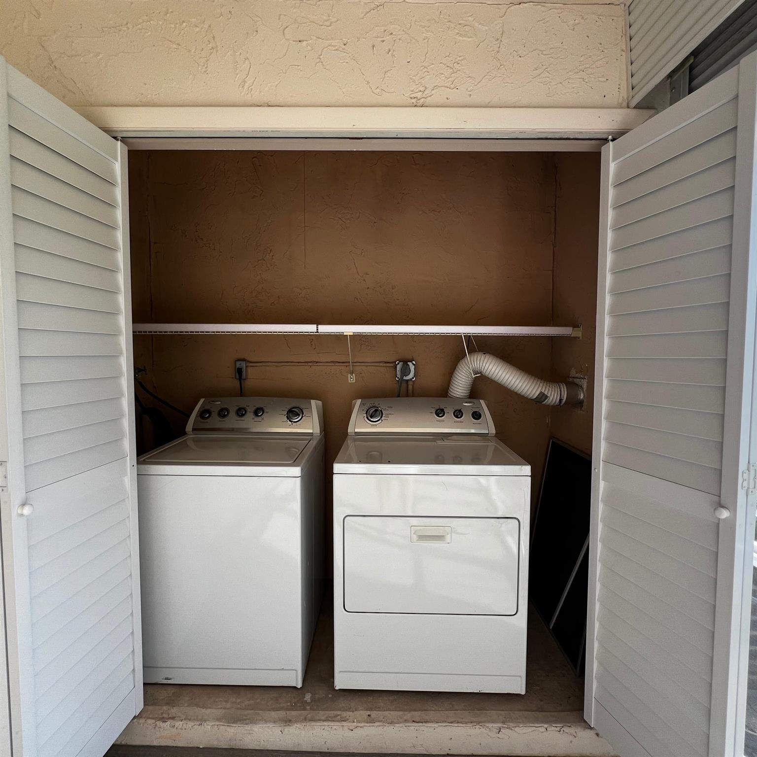 GOLDEN LAKES VILLAGE COND - Residential Lease