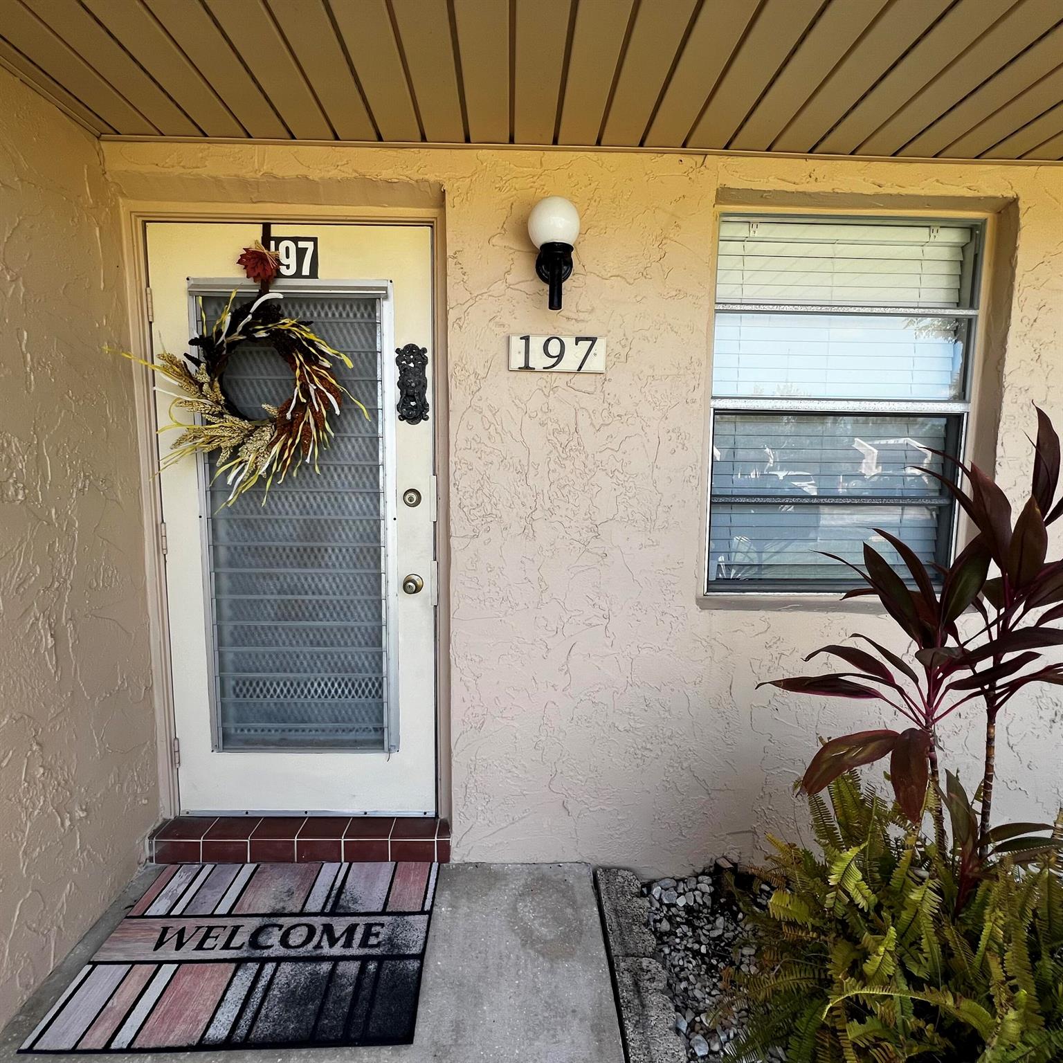 GOLDEN LAKES VILLAGE COND - Residential Lease