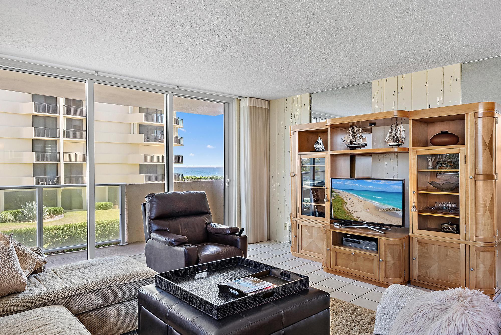 AQUARIUS CONDO - Residential