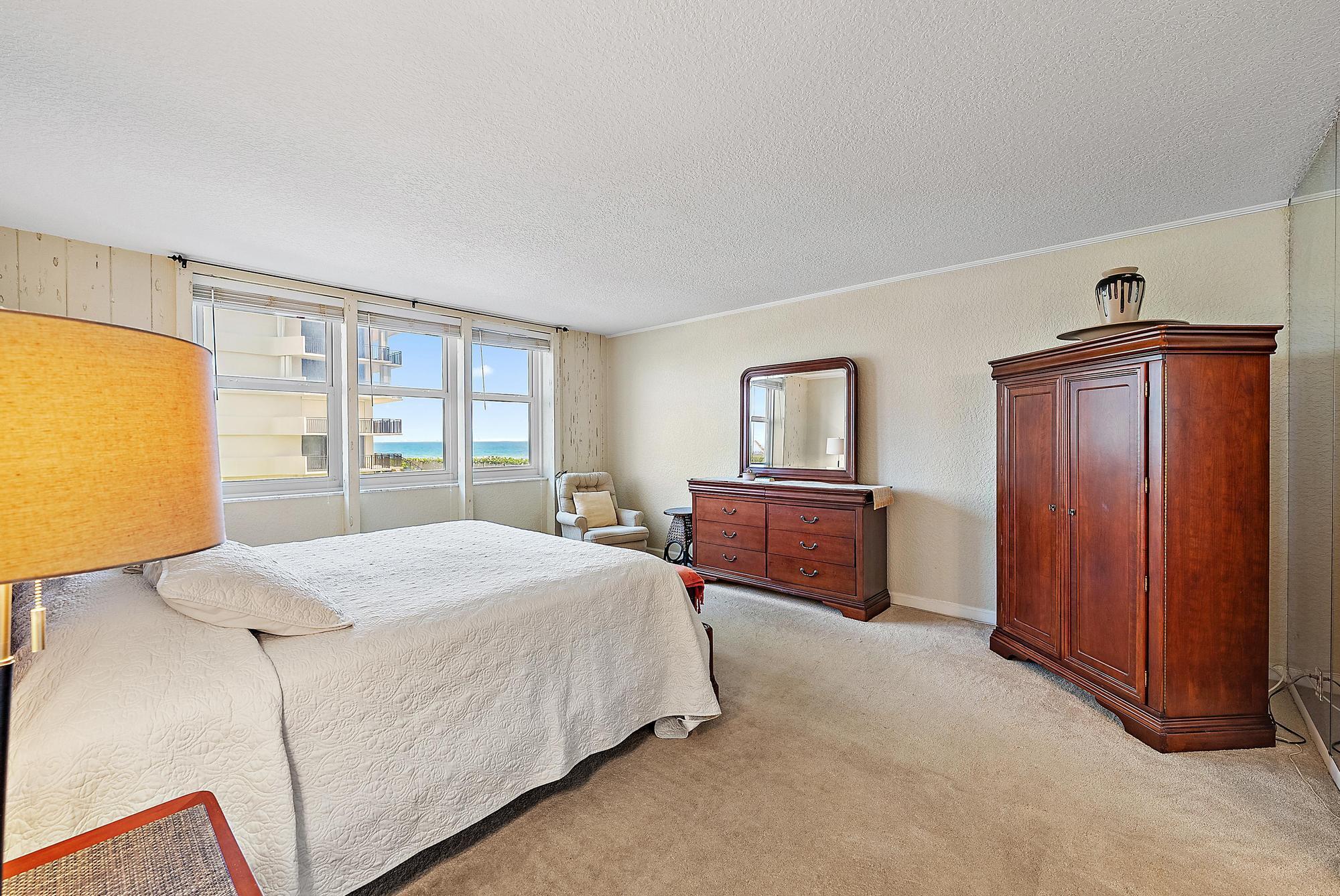 AQUARIUS CONDO - Residential