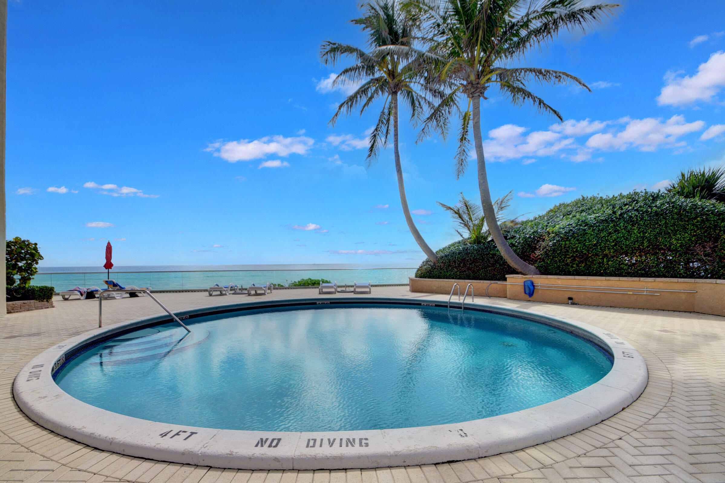 AQUARIUS CONDO - Residential