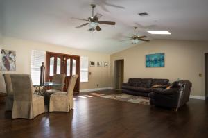 PALM BEACH COUNTRY ESTATES - Residential