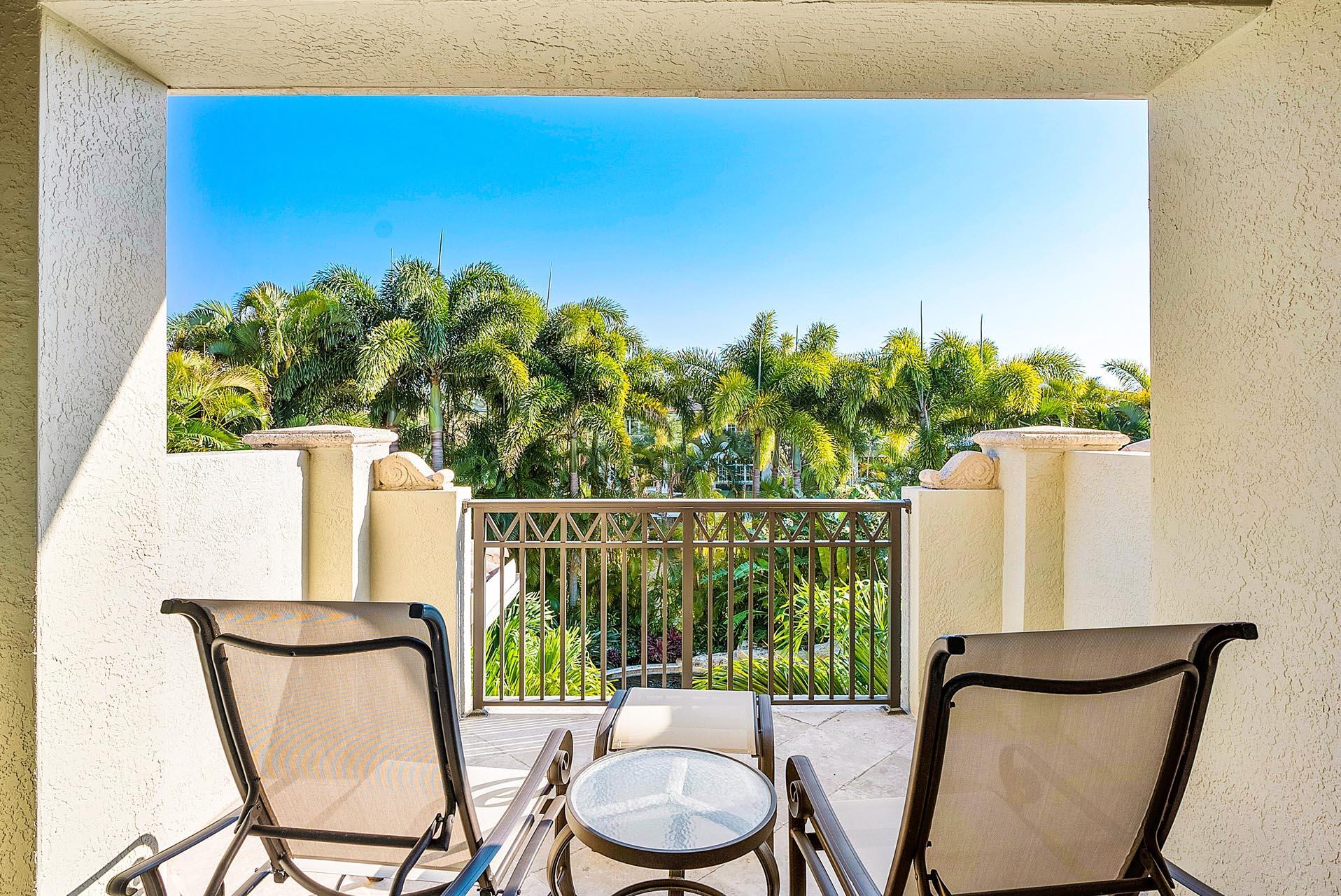 ROYAL PALM YACHT & COUNTR - Residential