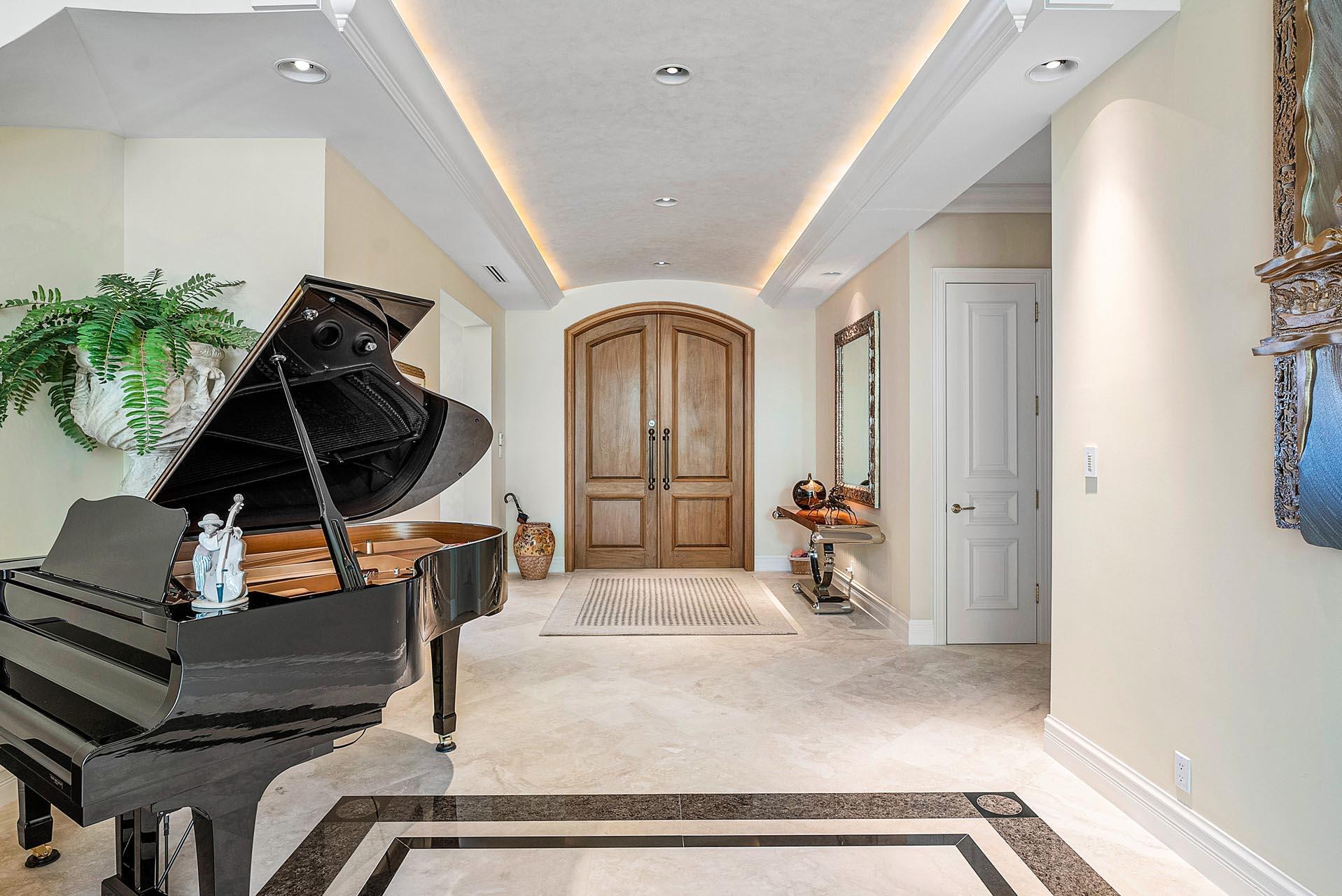 ROYAL PALM YACHT & COUNTR - Residential