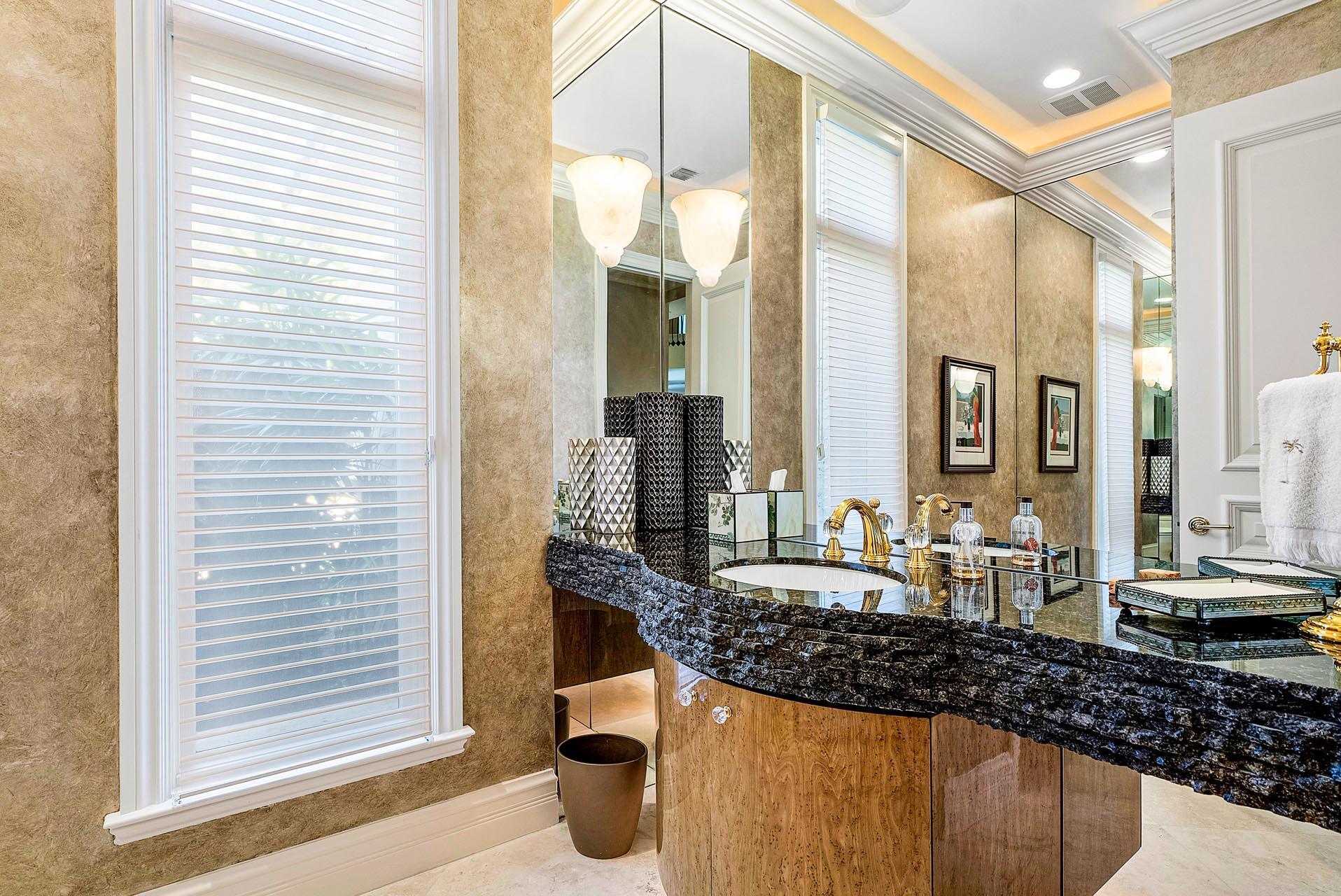 ROYAL PALM YACHT & COUNTR - Residential