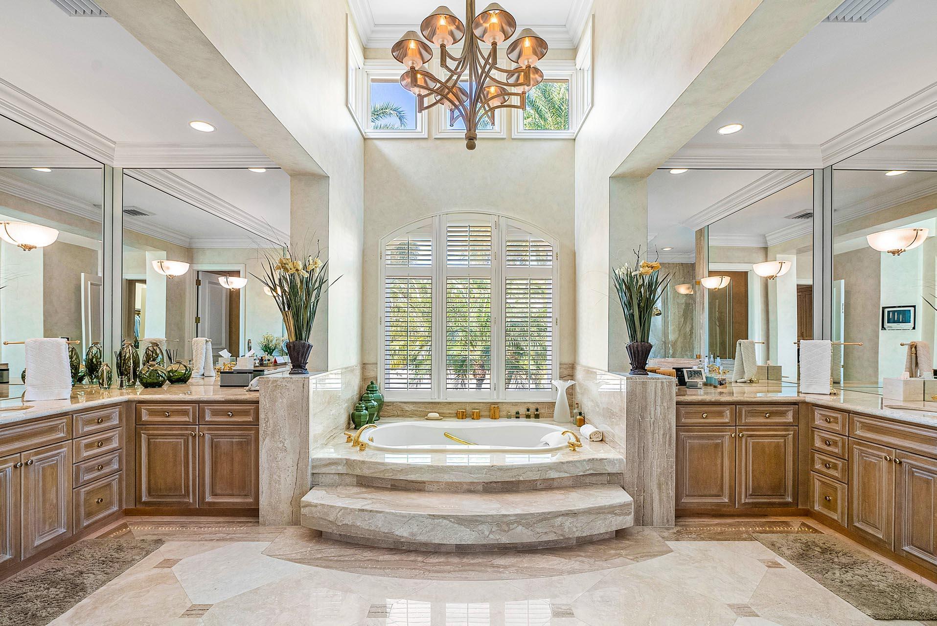 ROYAL PALM YACHT & COUNTR - Residential