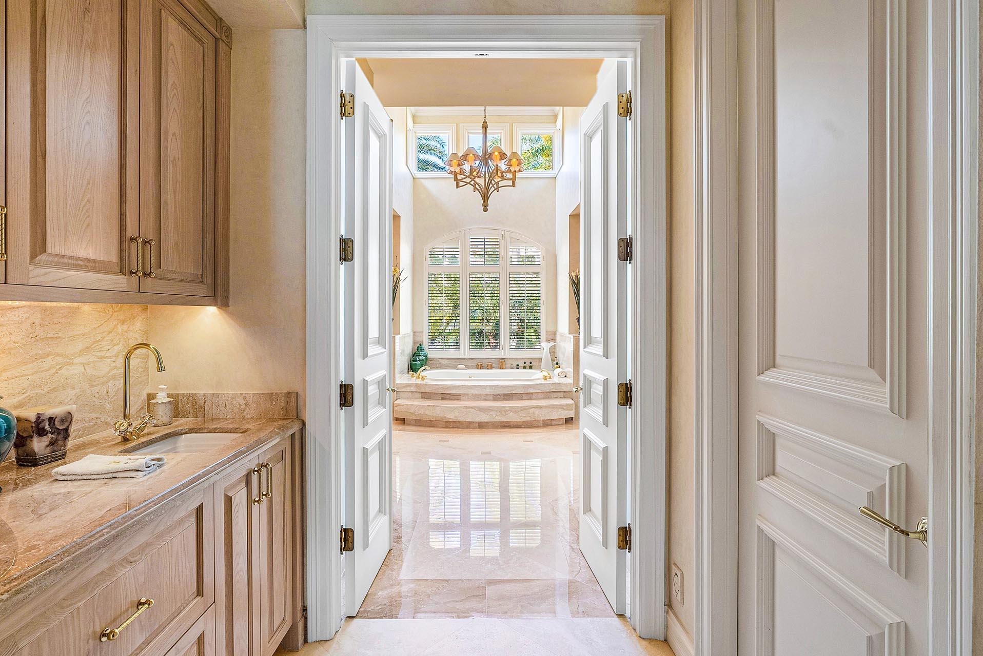 ROYAL PALM YACHT & COUNTR - Residential