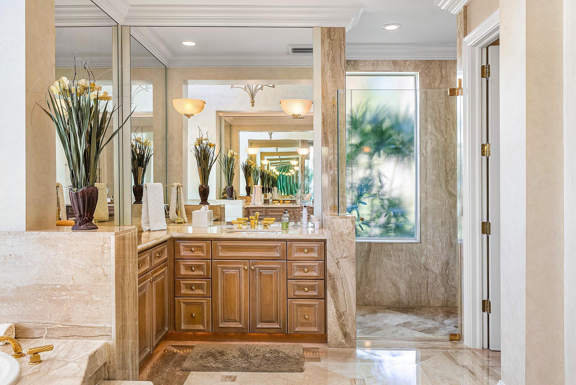 ROYAL PALM YACHT & COUNTR - Residential