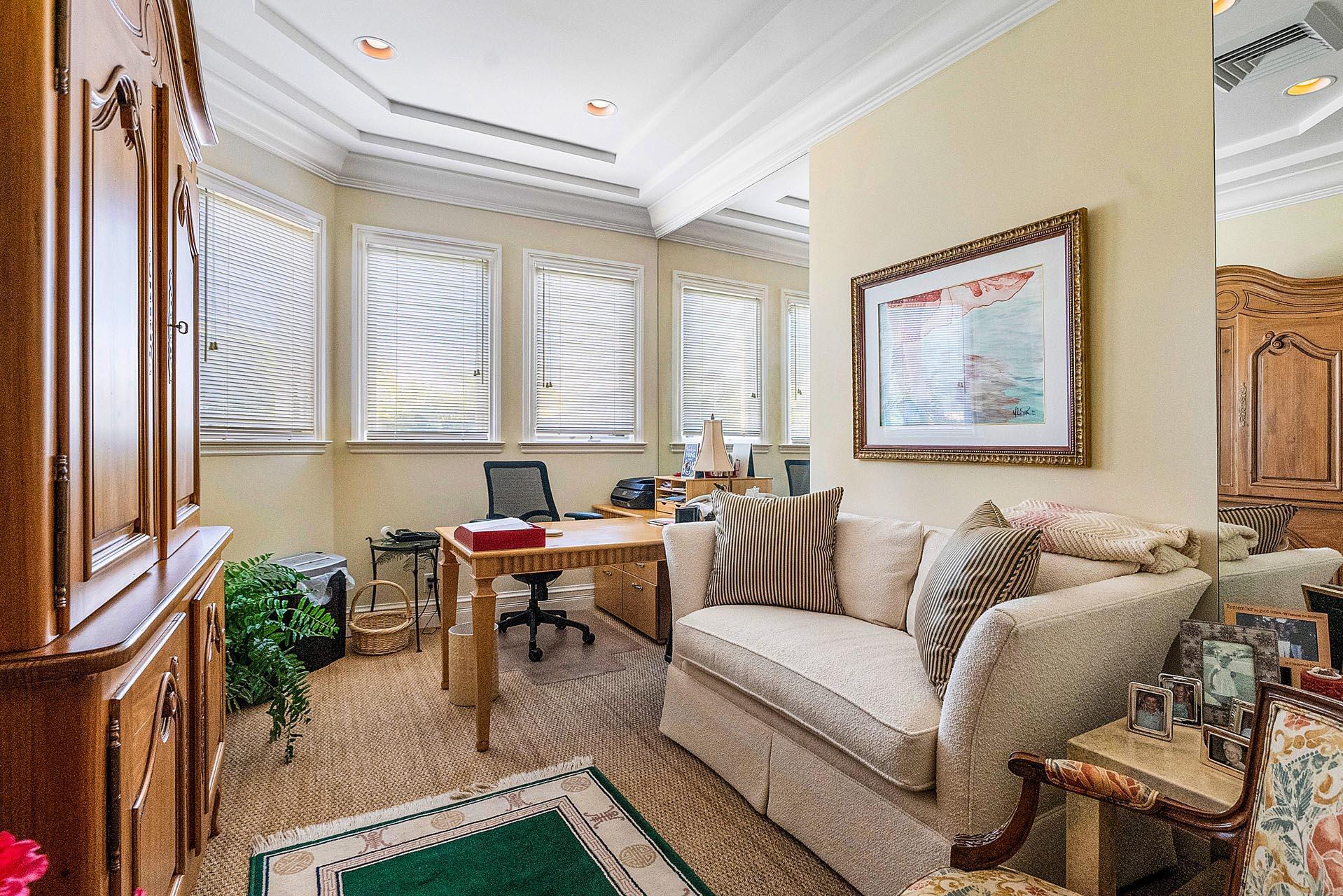 ROYAL PALM YACHT & COUNTR - Residential