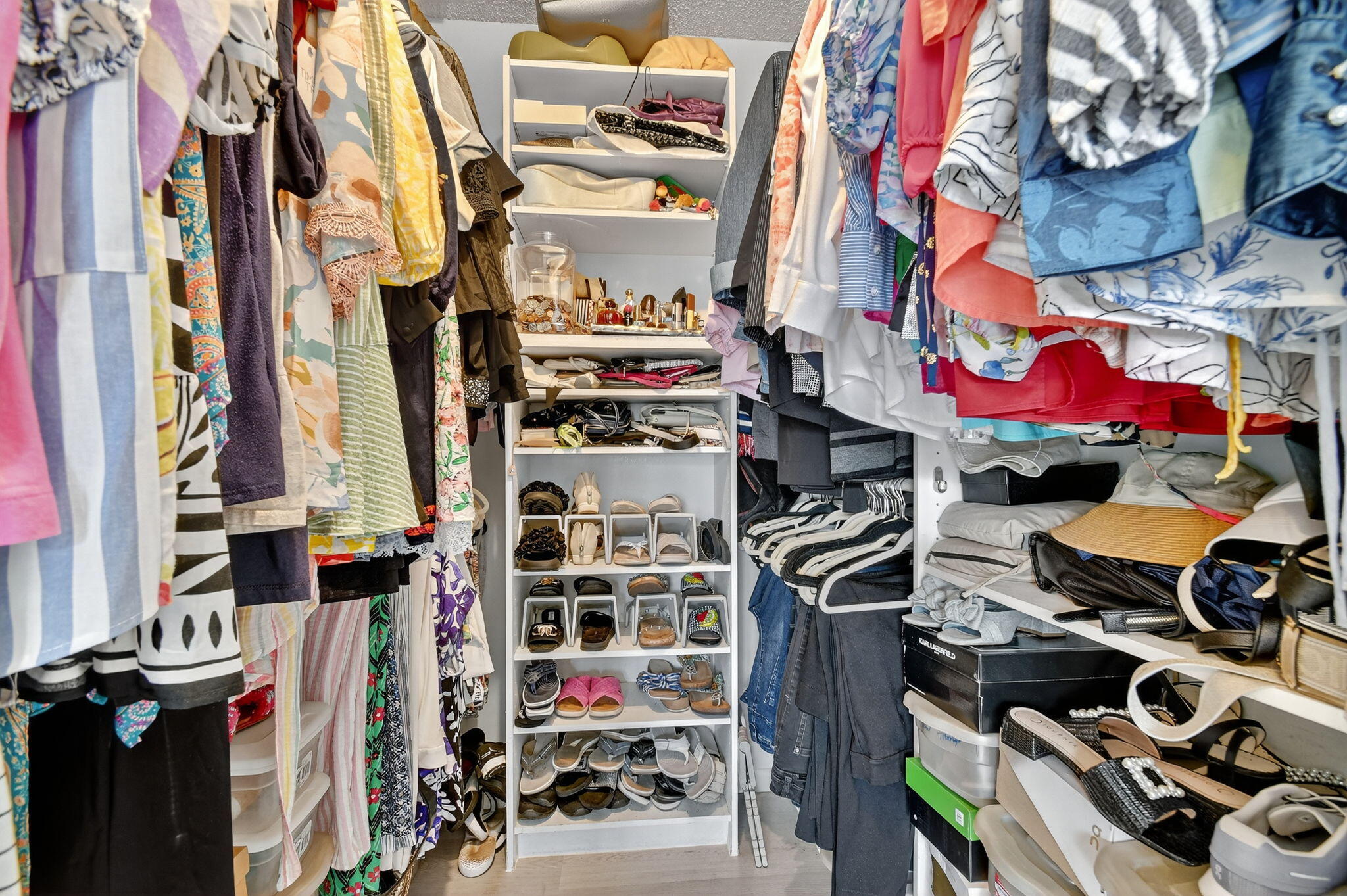 CAMELOT VILLAGE SEC 2 - Residential