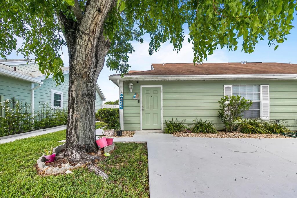 Photo of 1513 Royal Forest Court, West Palm Beach, FL 33406 (MLS # R10987101)