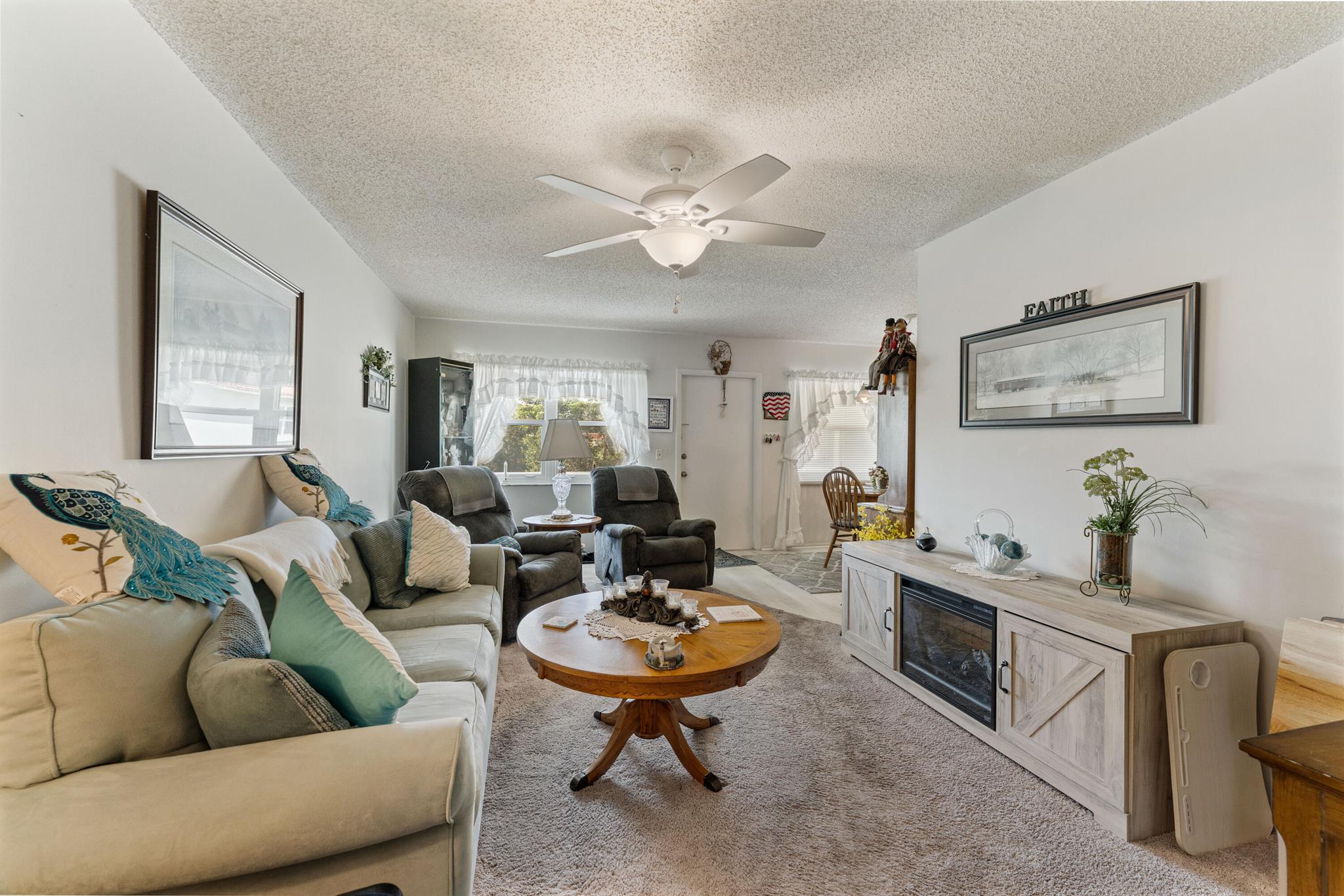 1225 NW 21st Street 7-710, Stuart, FL, 34994/$149,000 3 1225 NW 21st Street 7-710