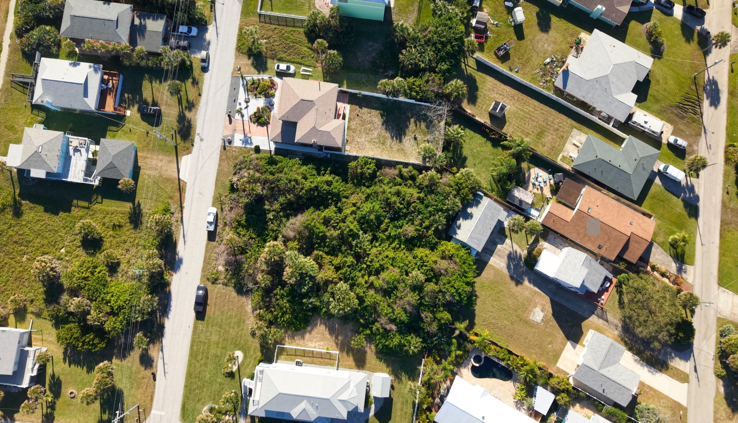 SUNRISE BEACH - Land