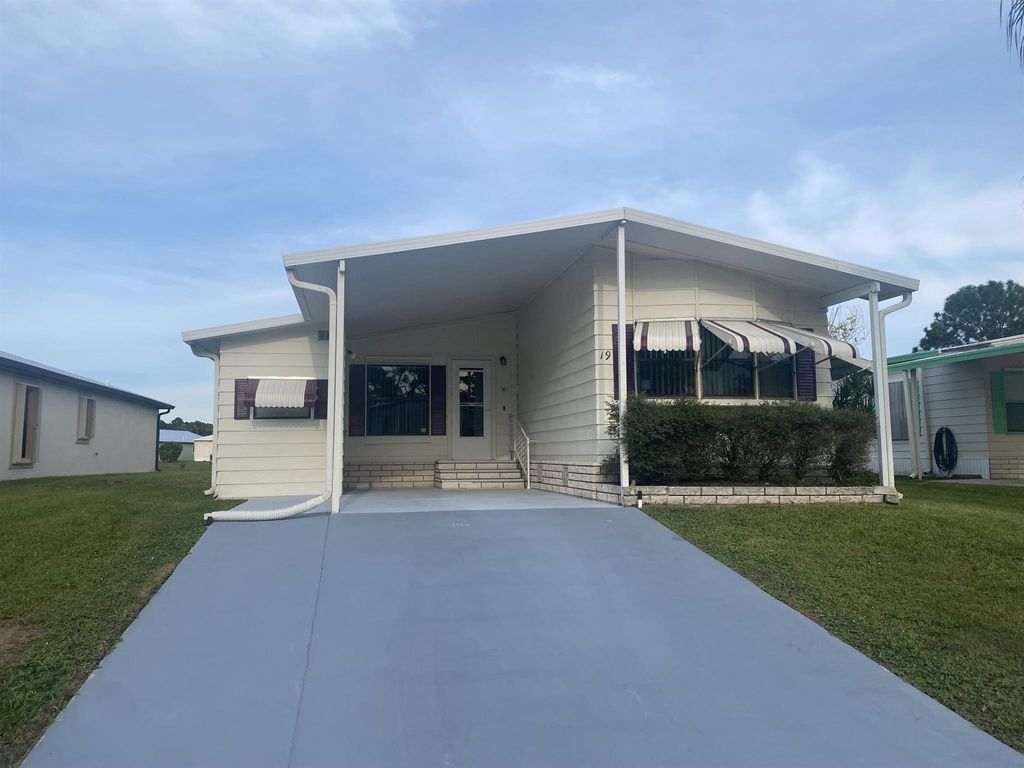 Photo of 19 Ecuador Way, Fort Pierce, FL 34951 (MLS # R10922100)