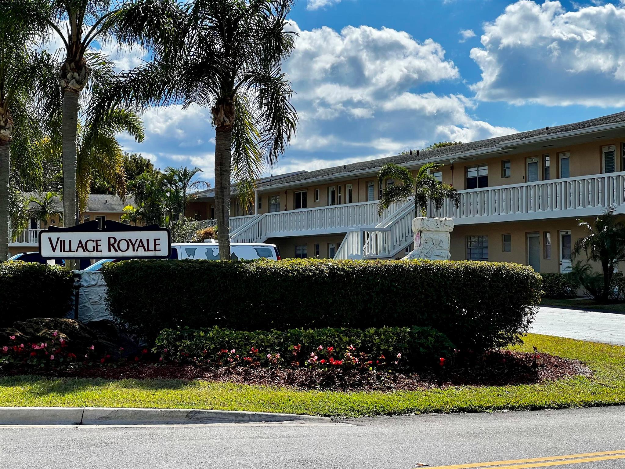 VILLAGE ROYALE CONDO 6 - Residential Lease