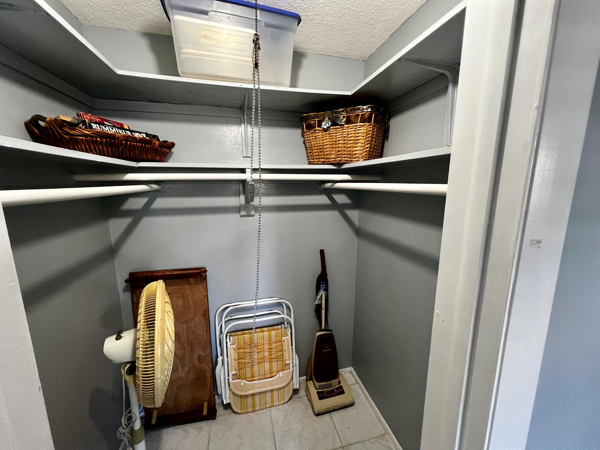 VILLAGE ROYALE CONDO 6 - Residential Lease