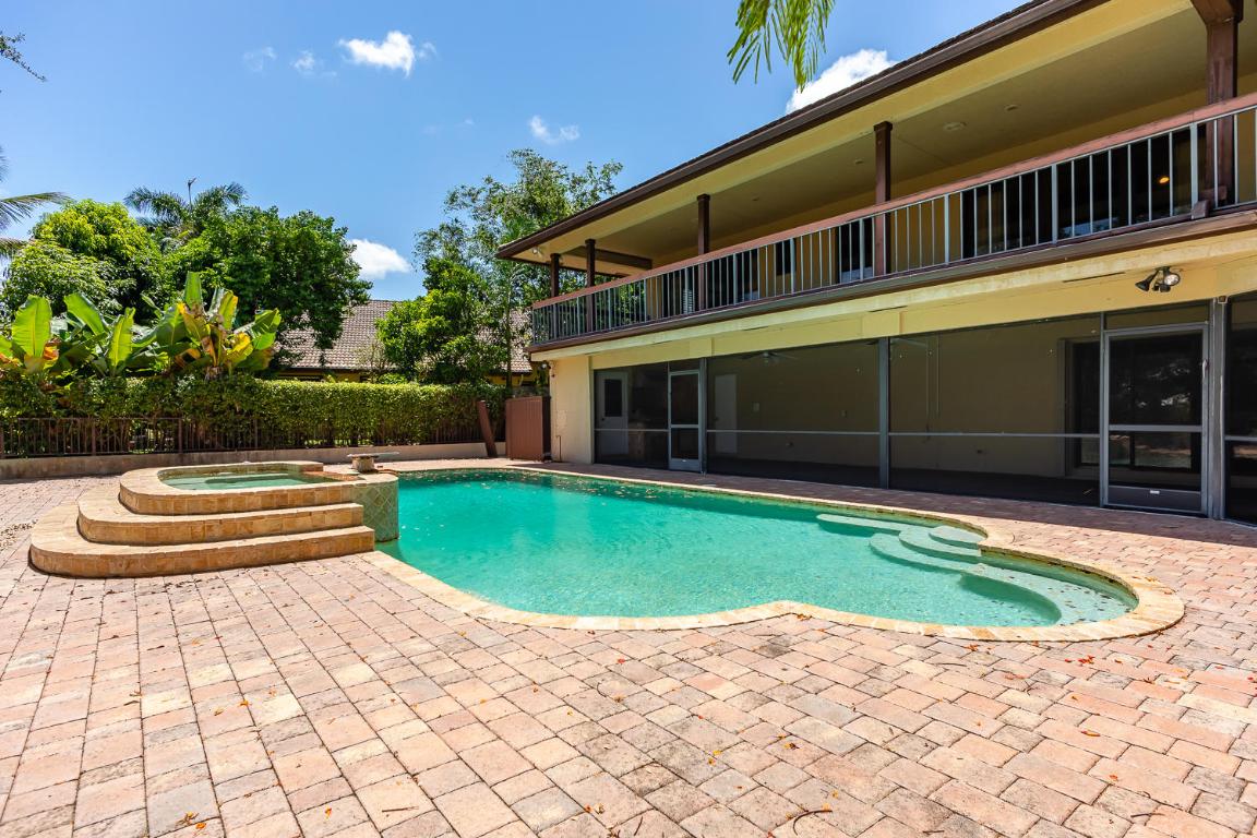 WOODFIELD HUNT CLUB II - Residential