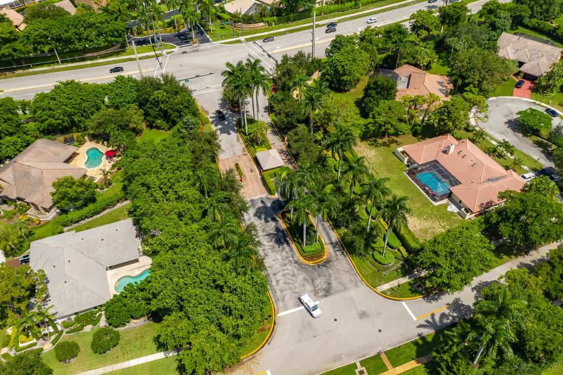 WOODFIELD HUNT CLUB II - Residential