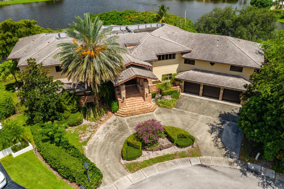 WOODFIELD HUNT CLUB II - Residential