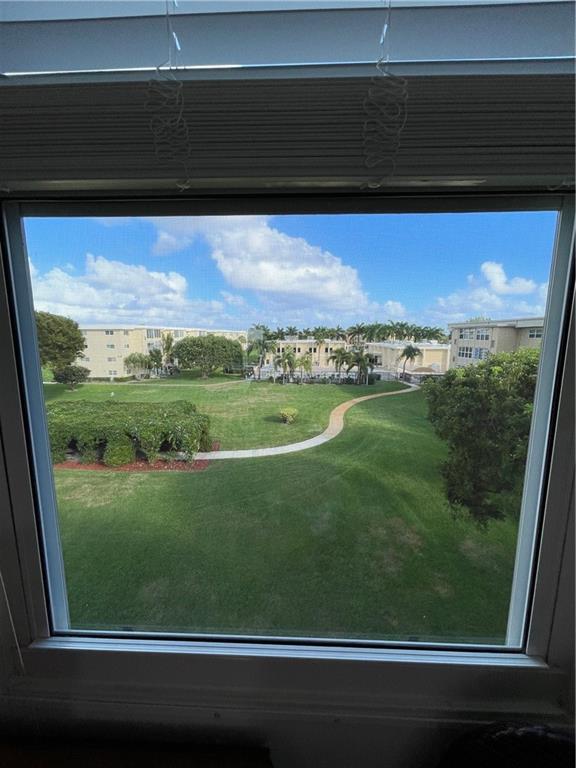 VILLAGE ROYALE GREENSIDE - Residential