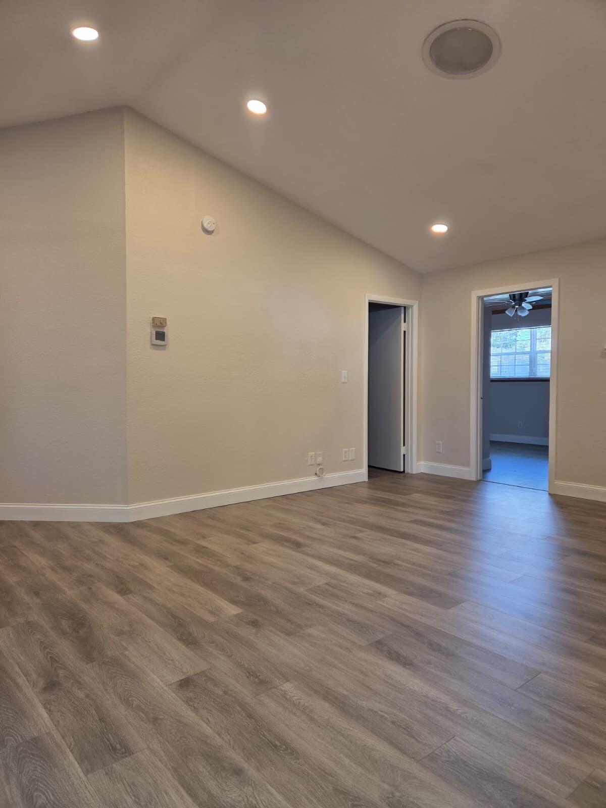 ROYAL FOREST TOWNHOUSES - Residential Lease