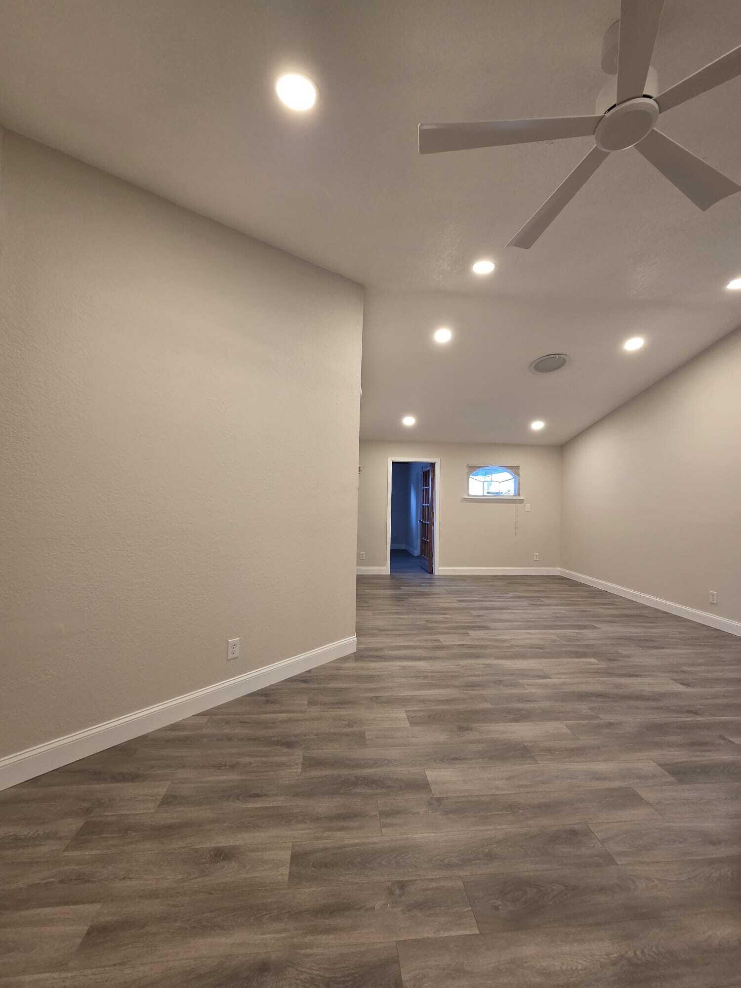 ROYAL FOREST TOWNHOUSES - Residential Lease