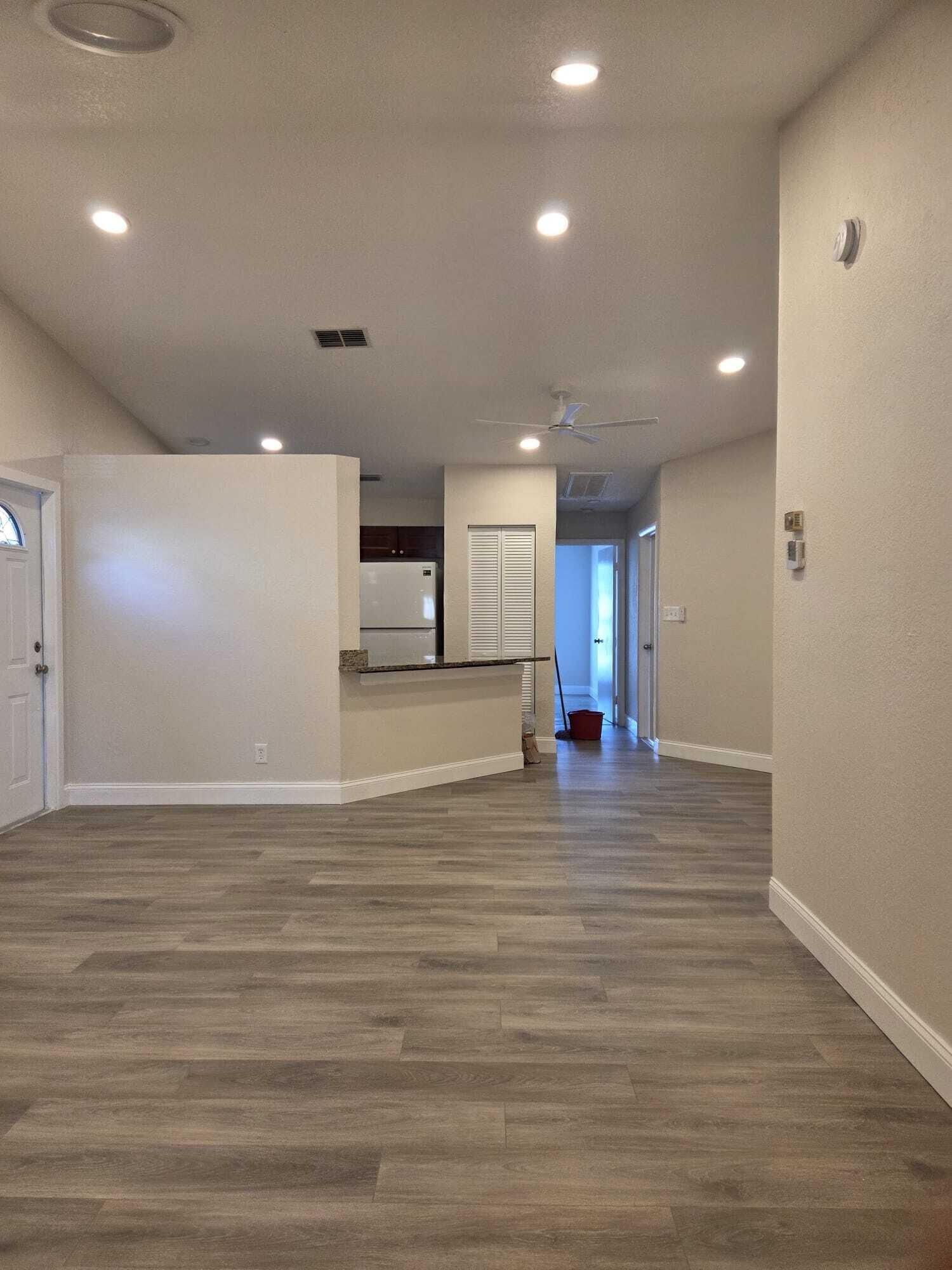 ROYAL FOREST TOWNHOUSES - Residential Lease
