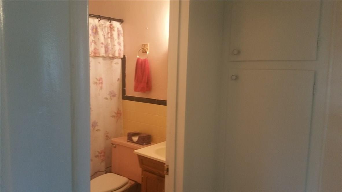 Cresthaven 2 34-49 B - Residential