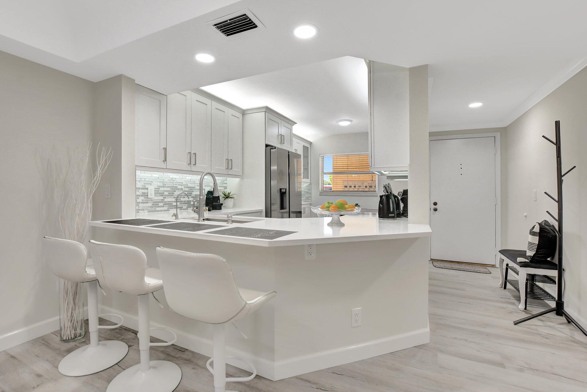 BARWOOD CONDO - Residential