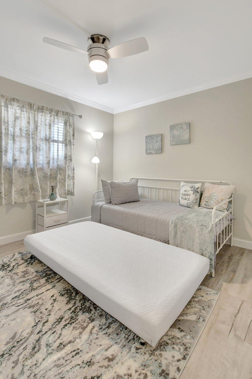 BARWOOD CONDO - Residential