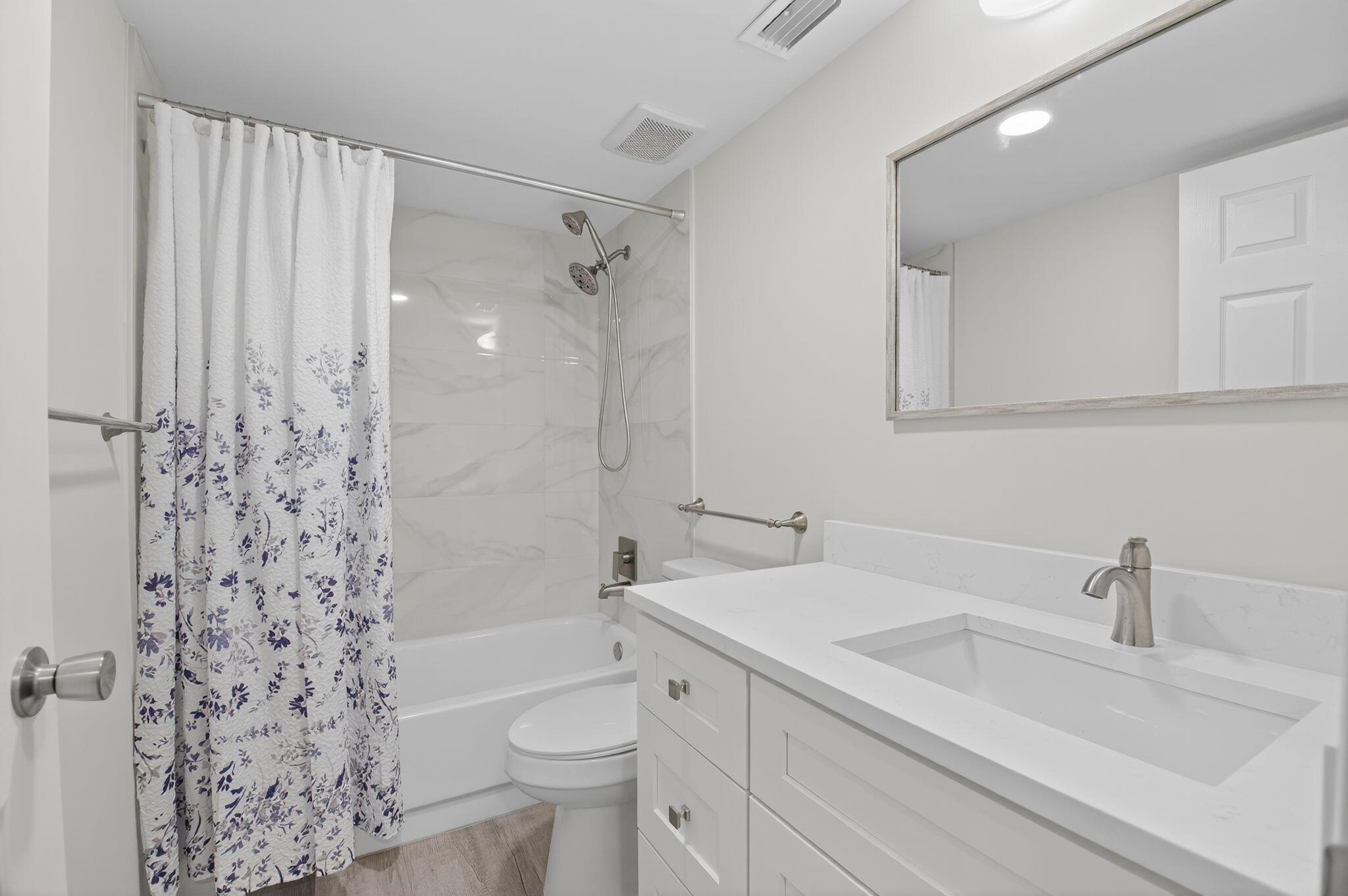 BARWOOD CONDO - Residential