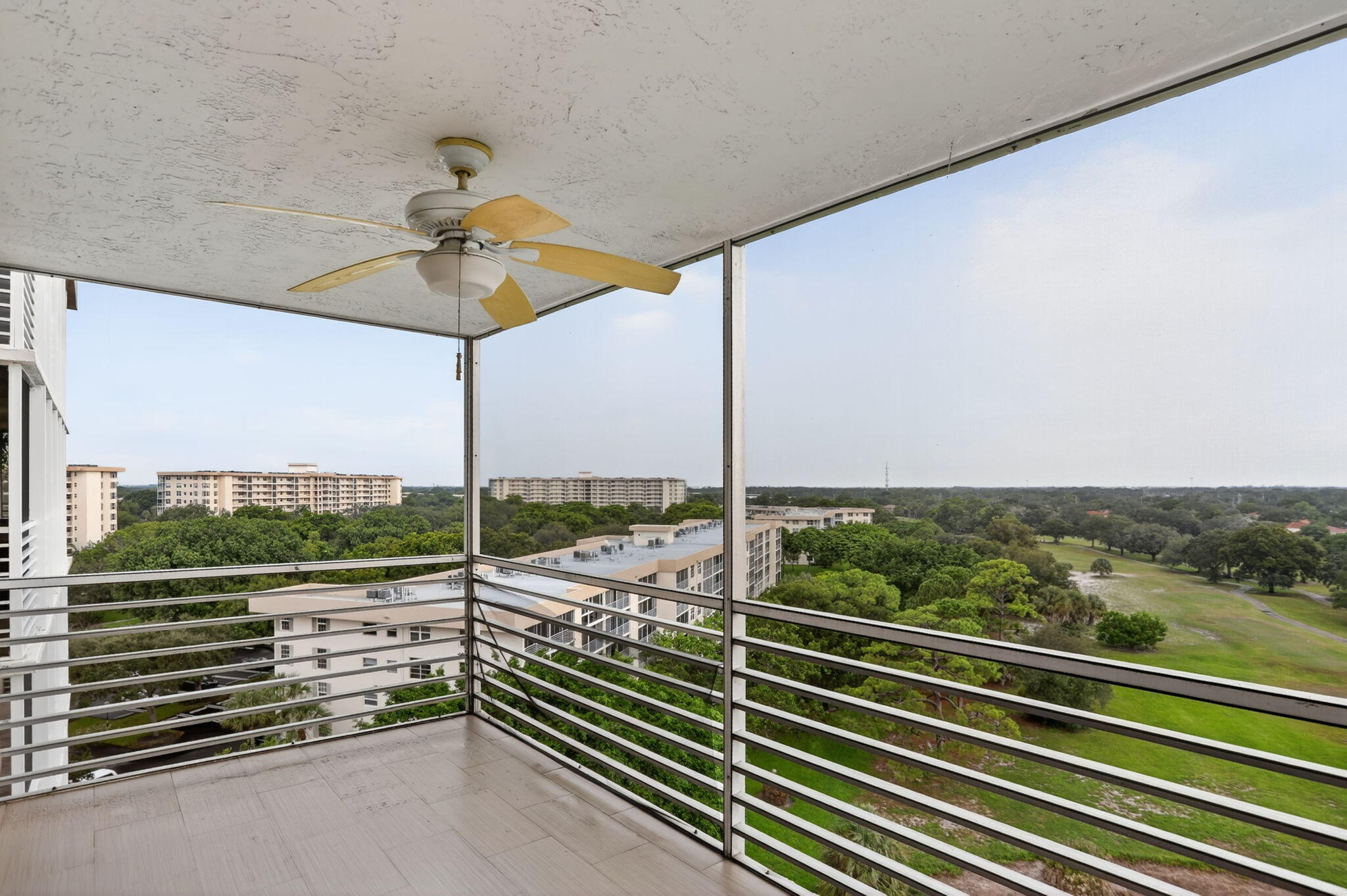 NO 117 PALM-AIRE COUNTRY CLUB - Residential Lease