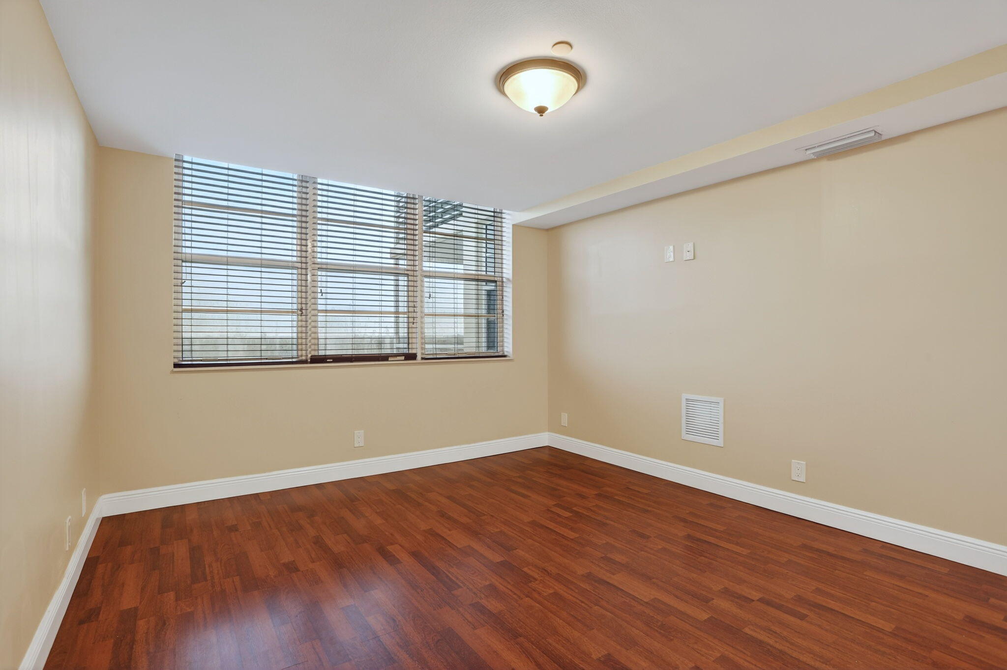 NO 117 PALM-AIRE COUNTRY CLUB - Residential Lease