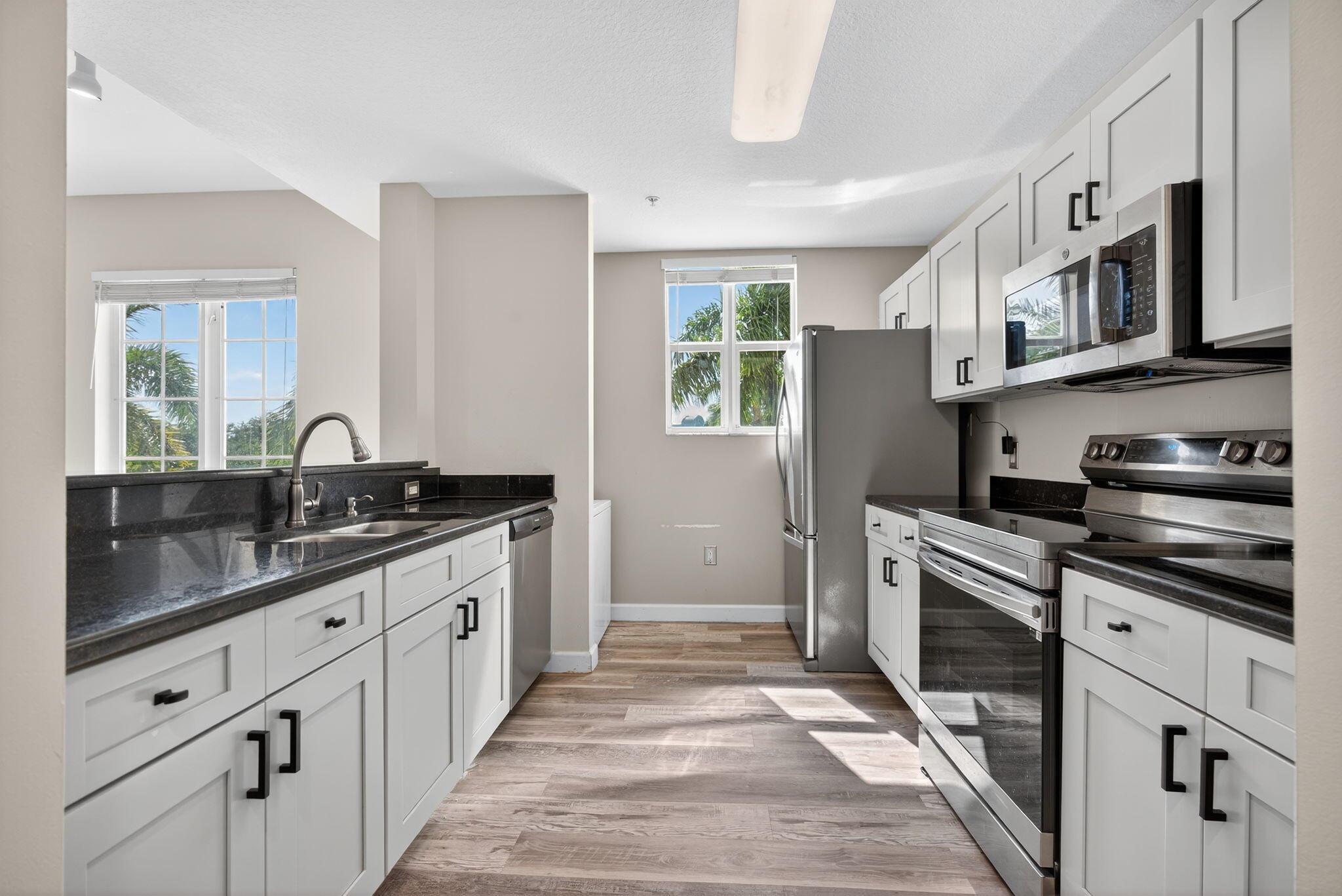 1200 Town Center Drive 330, Jupiter, FL, 33458/$324,500 1 1200 Town Center Drive 330