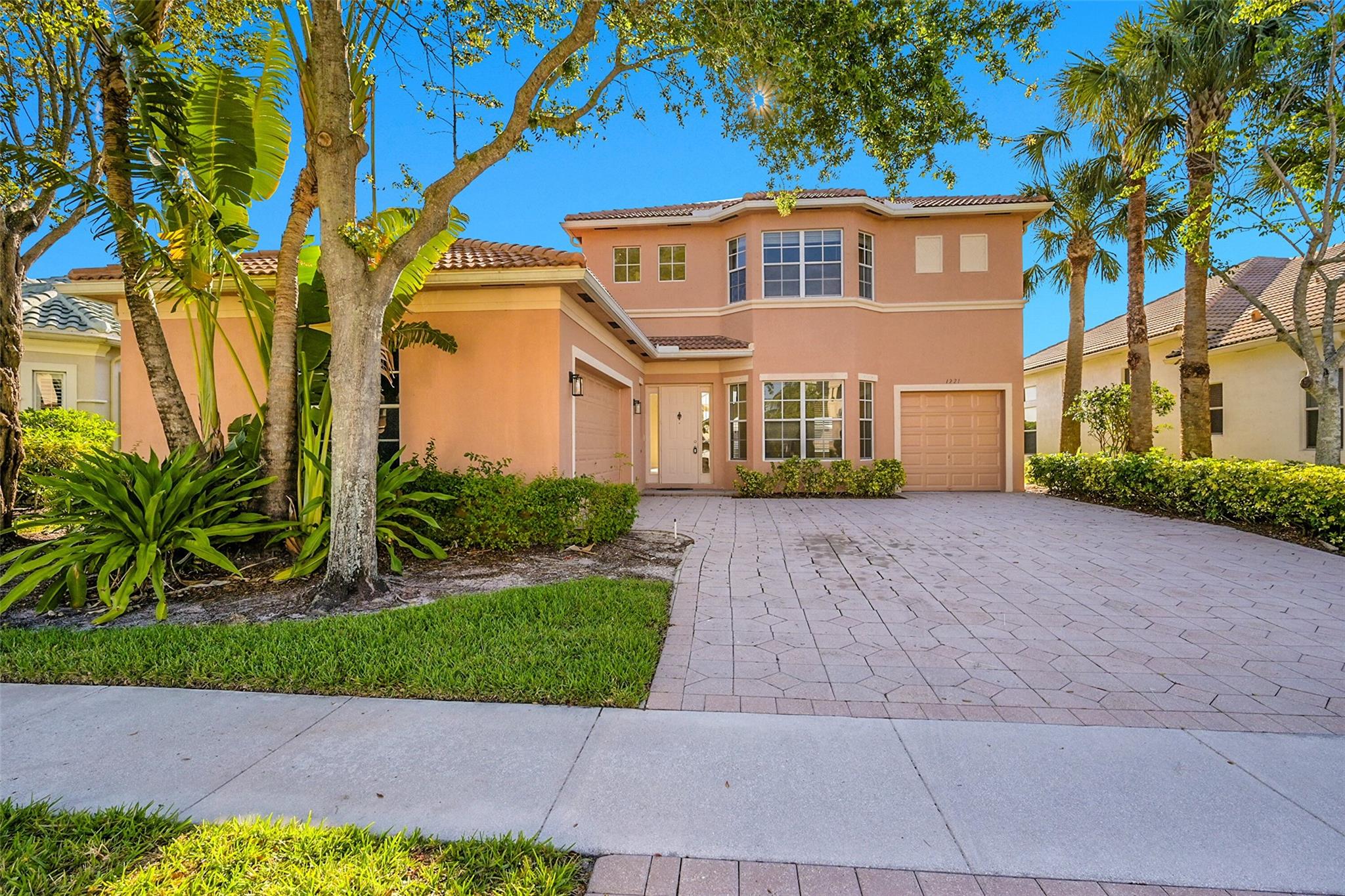 1221 Bay View Way