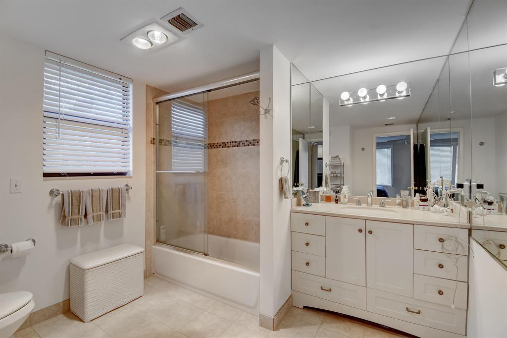 QUAIL HOLLOW CONDO - Residential