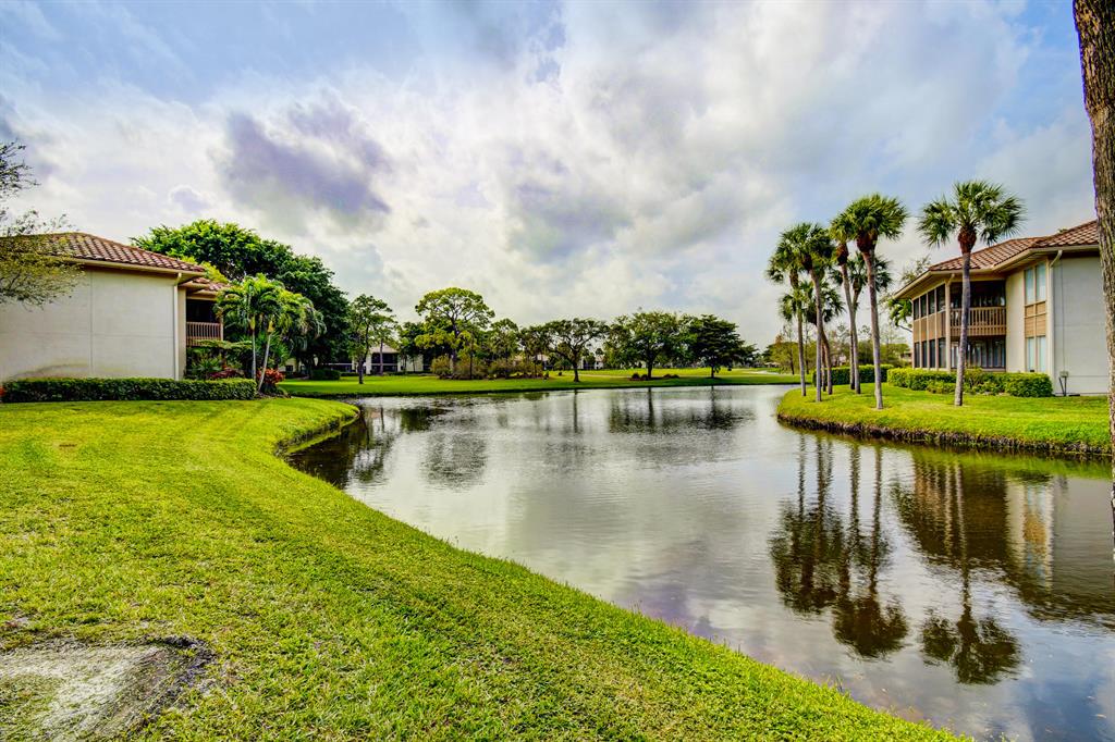 QUAIL HOLLOW CONDO - Residential