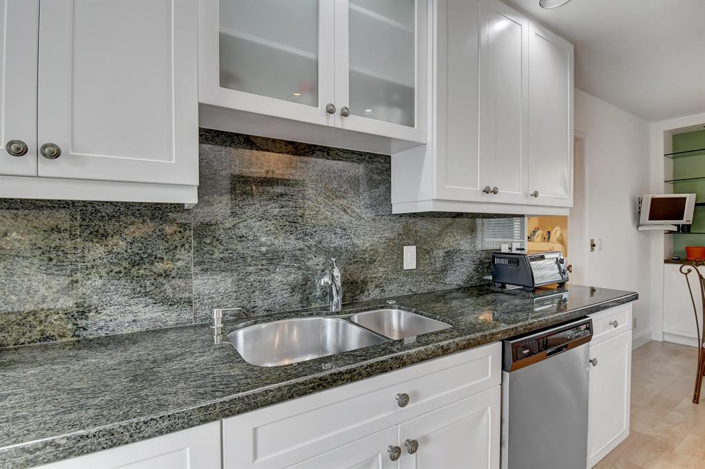 QUAIL HOLLOW CONDO - Residential