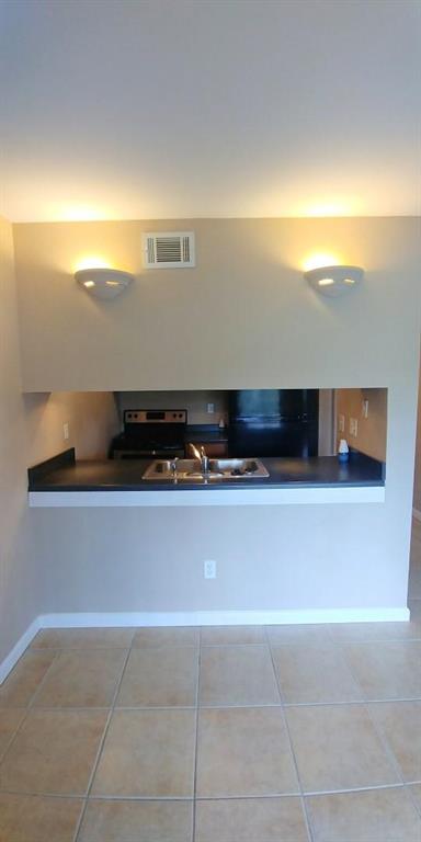 LAURELS AT SHERWOOD CONDO - Residential Lease