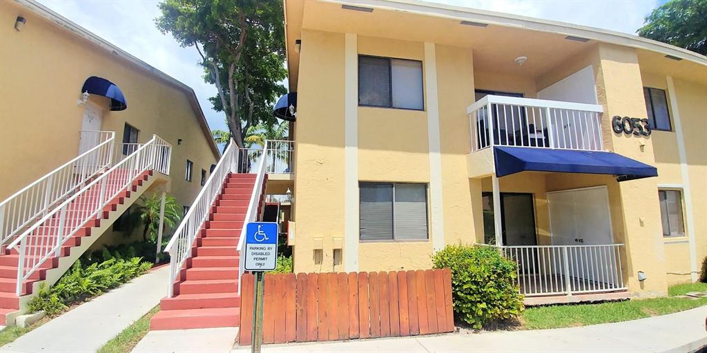 LAURELS AT SHERWOOD CONDO - Residential Lease