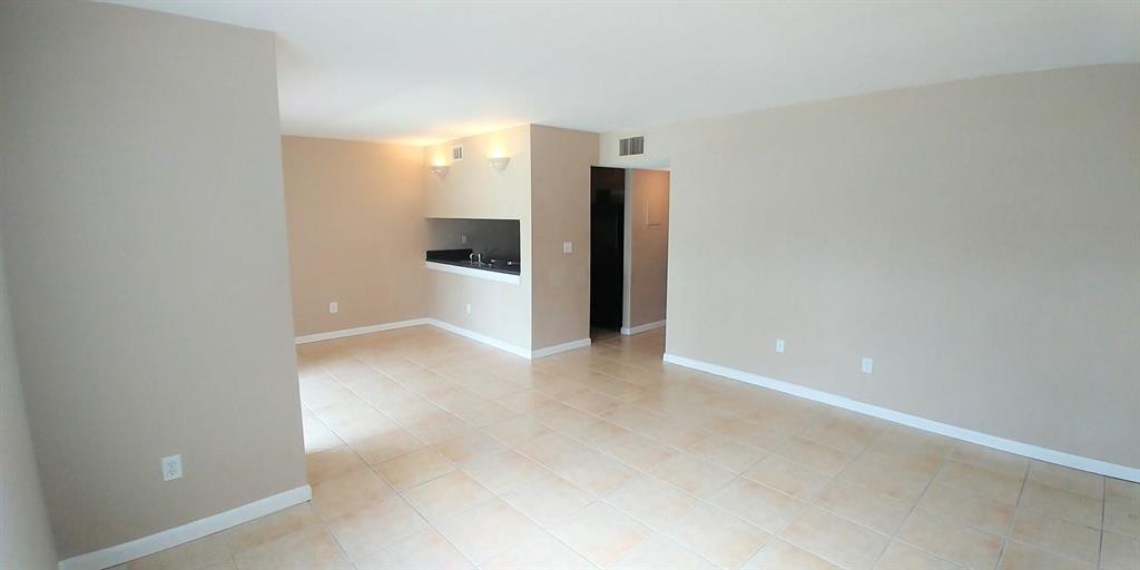 LAURELS AT SHERWOOD CONDO - Residential Lease