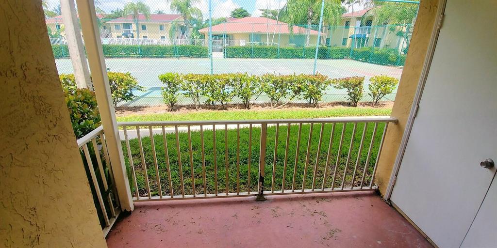 LAURELS AT SHERWOOD CONDO - Residential Lease